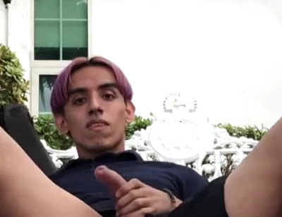 I found a blind spot in the parket sooo I decided to jerk off and feel the adrenaline that comes with doing hot stuff in public