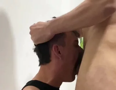 Versatil XXX gay deepthroat