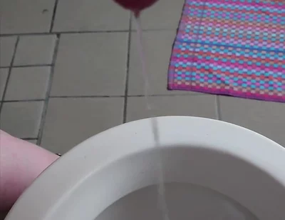 Nylonjunge Pisses on the Morning of New Year