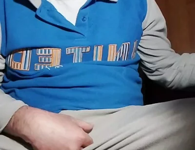 The Absorbed Pleasure of Jerking His Cock with Pure Pleasure!