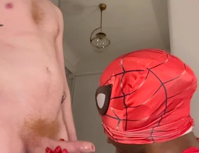 Hot Bottom Gives a Blowjob to a Thick Top