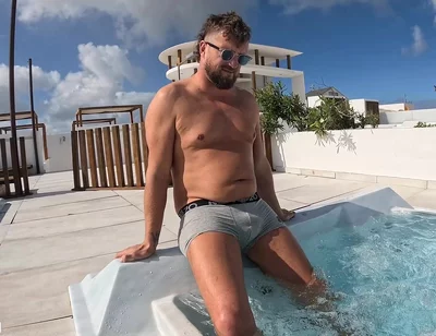 Pee Desperation in the Hot Tub