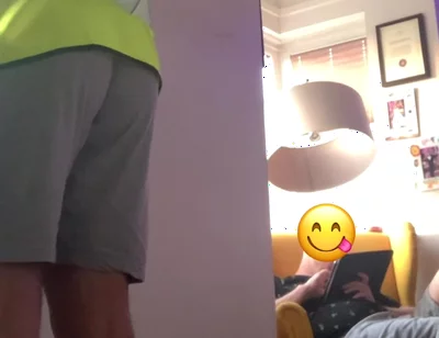 While Painting the Wall, I Got Horny and Wanked in Front of My Friend.