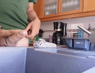 Guy Loves to Cum in His Kitchen Sink
