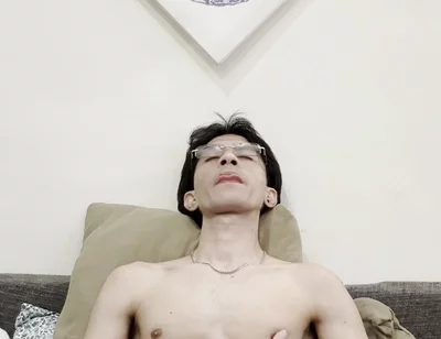 Cute Twink Love to Jerk His Big Dick!