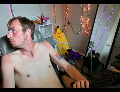 Jerking off While My Bladder Fills