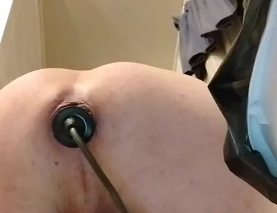 Soda Can Sized Plug Push Out Then Pop Back in