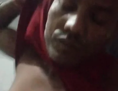 A guy just shook his dick and did it with Bear