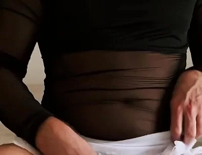 Wearing a Skirt and Thong on My Big Ass Masturbación