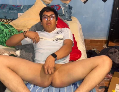 Jugando Con Un Dildo, En Castidad