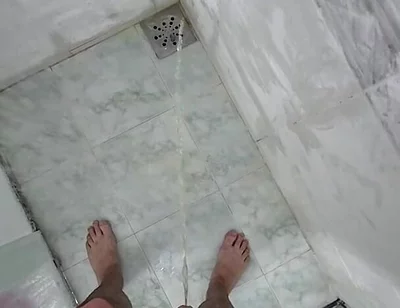 Slow Motion Pee