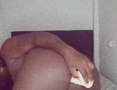 Twerking and Anal Masturbation