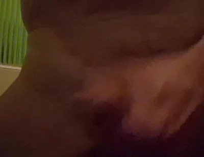 Bubbles101 Wanking with Butt Plug in Ass to Cum