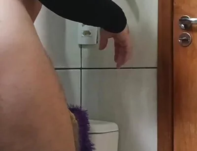 Look at the Thickness of This Gay Hottie's Leg