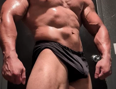 Hot Muscular Bodybuilder Poses and Flexes Naked