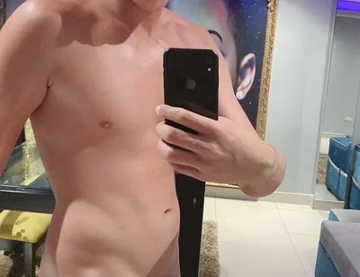 Markus Gets a Blowjob in Front of the Mirror