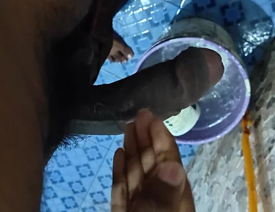 Tamil10inches BBC Splash Piss Session