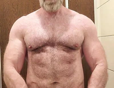 Hairy Muscle Guy Shows off and Jerks off