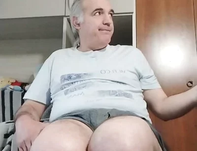 Porn Show Online with Handjob and Piss in the Bottle