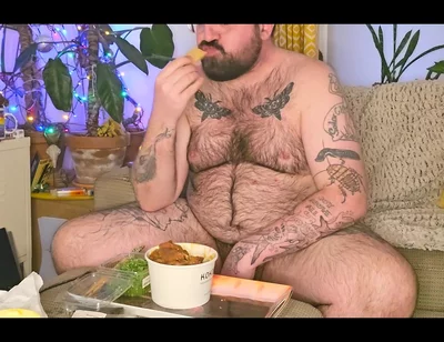 Stepdaddy Stuffs His Face with a Takeaway and Enjoys It so Much He Wanks with the Sauces!