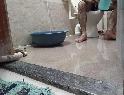 Who Would Like to Take a Nude Bath with Me?