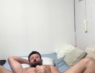 Showing the Big Dick