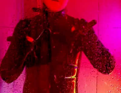 Shower in Rubber