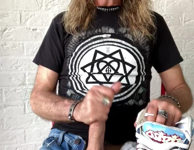 Longhairdude Wanks and Cums with Osiris Trainers, Torn Jeans, Tshirt