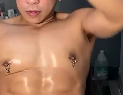 Horny Pinoy Twink Getting Hot on Cam