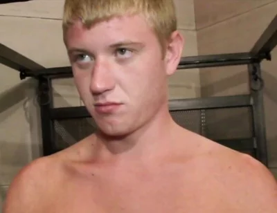 Bukkake Amateur with Gay Twinks Sucking All His Friends to the Cum