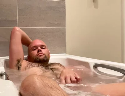 Cum for a Soak with Me