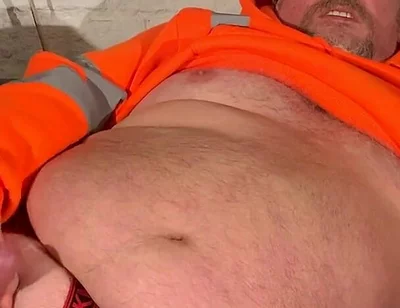Hi Viz Chubby Bear Fucks Himself and Wanks off