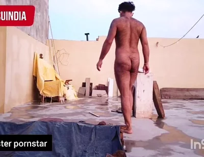 Indian 18+ Guy Nude Fuck on Road