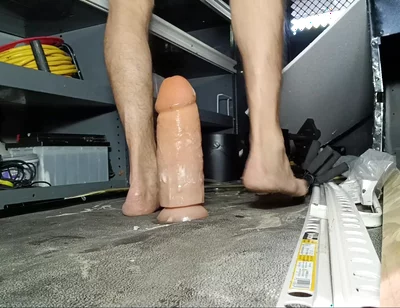 A Big, Gorgo Dildo for the Glutton