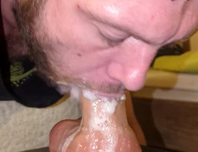 Playing with Huge Amount of Saliva Doing Bubbles and Deepthroat