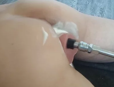 Quick Butt Drilling By The Ladies In Chat Before Bed