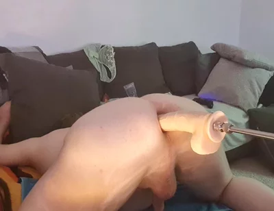 Fucking Machine farting Bitch