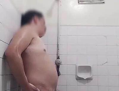 A Handsome Pinoy Masturbating Before a Shower.
