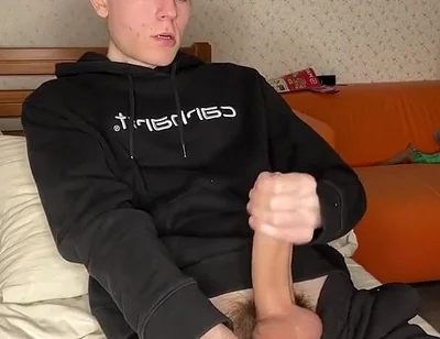 Young Guy’s Epic Cumshot Reveal