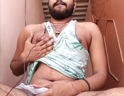 A Hot Bhabhi Has Working in Kitchen Has Grab by a Horny Man and Ismaatdeva Has Fully Feel That Orgasm