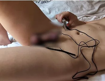 電気フラク電気フラクて尿道を焼き激痛尿道責め Frying My Urethra With An Electro Plug! Intense