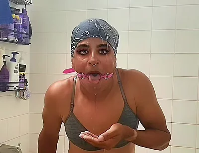 Kris Reelz - Self Face Spit,agagging on a Mouth Ring