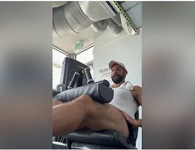 Cumming Handsfree In Public. (x: Hamedraiddxxx)