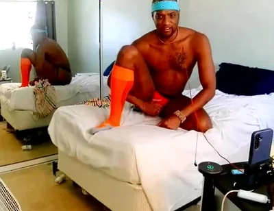 Kennie Jai Jerks and Shoots!