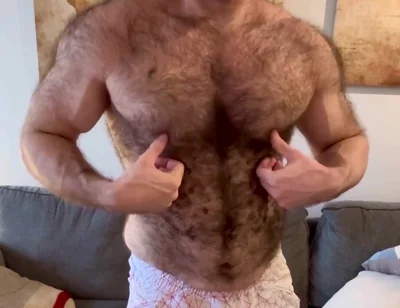 Some Dumb Puppy Pec Side Is Injured so Can’t Lift Heavy for Tricep or Chest