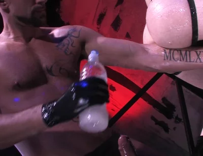 Fistpack 30 - 3 Fists in Paris