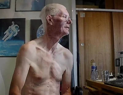 Live Chat and Cum-show
