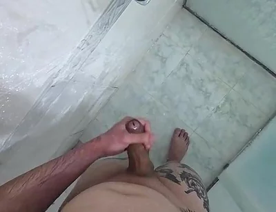 Jerking off to the Shower