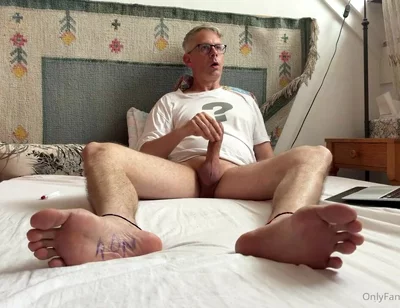 2 hours live wank and cum on foot