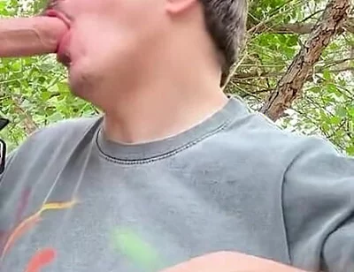 Quick Outdoor Blowjob